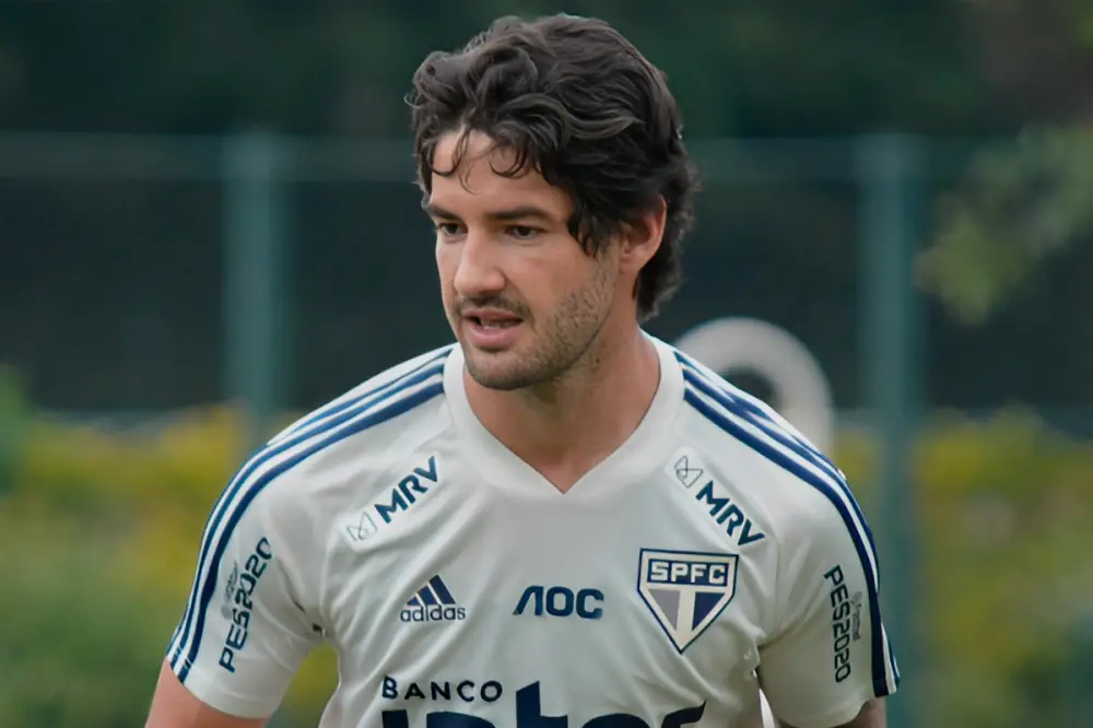 Santos avalia contratação de Alexandre Pato para reforçar ataque